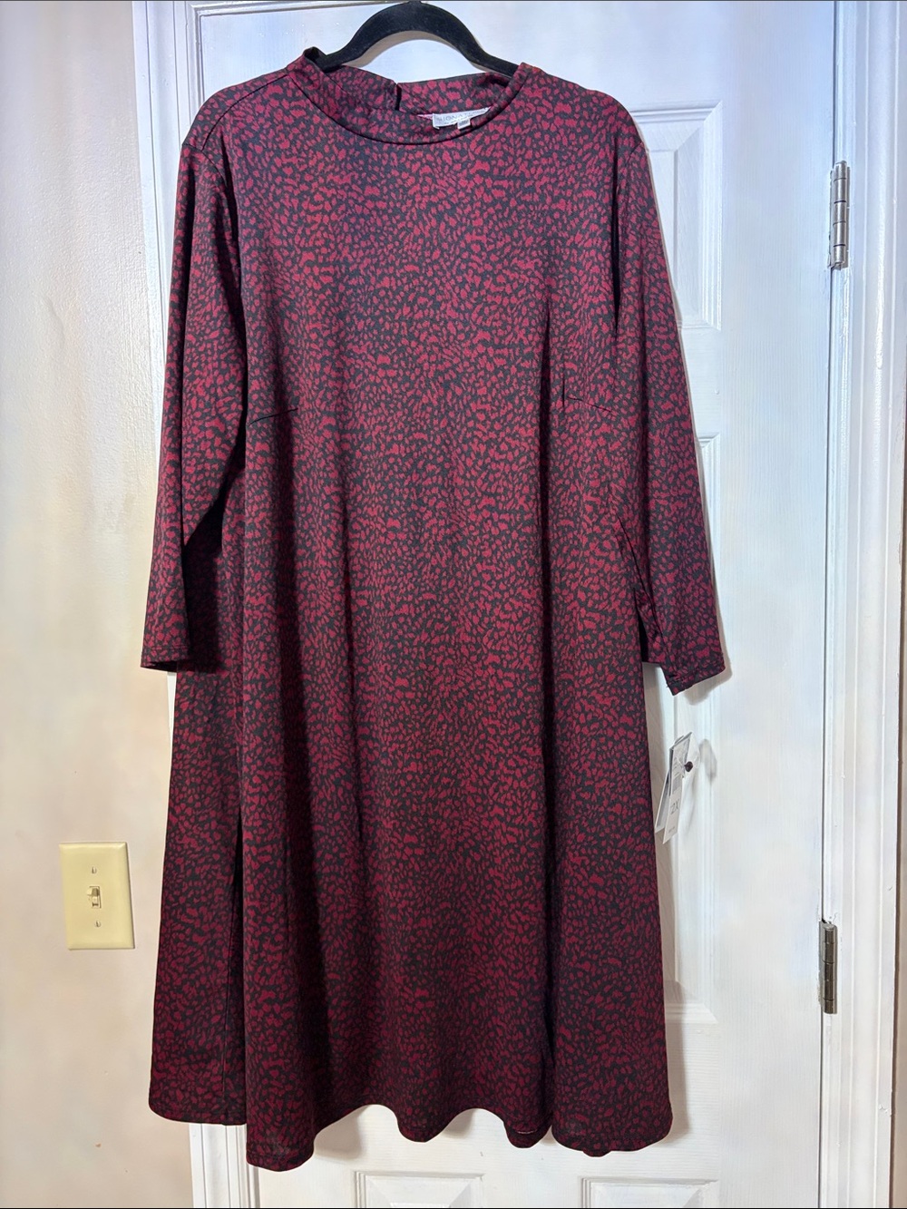 Signature by Robbie Bee Women’s Crew Neck Red/Black Animal Print A-Line Dress